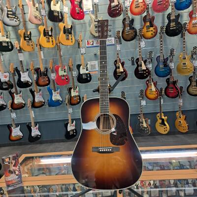 Store Special Product - Martin Guitars - D-35 SUNBURST